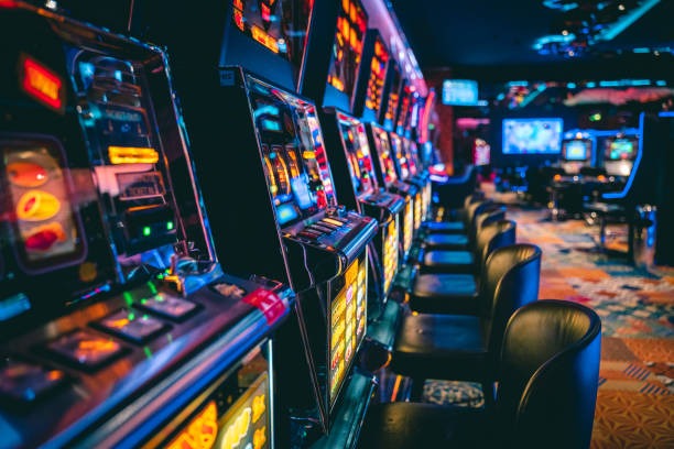 mas77 live-dealer studio with professional croupiers and HD streaming